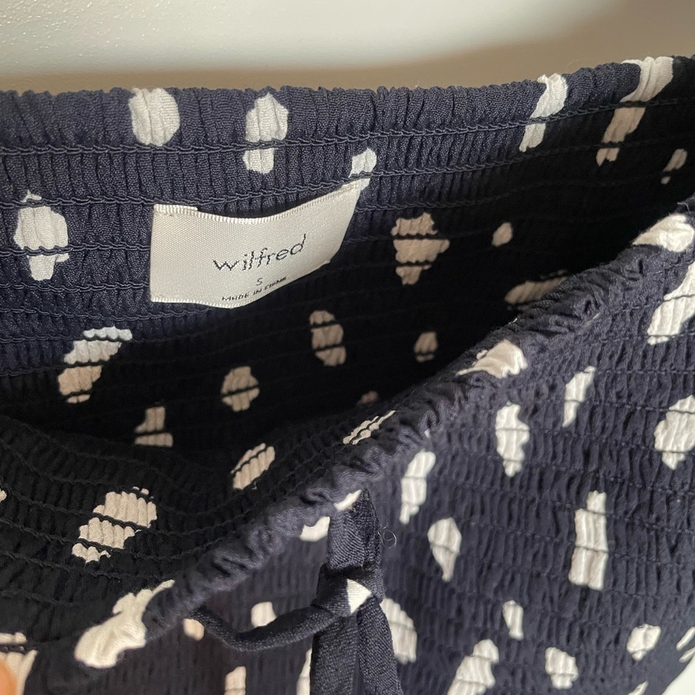 BNWT Wilfred New Smocked Blouse - Picture 9 of 12